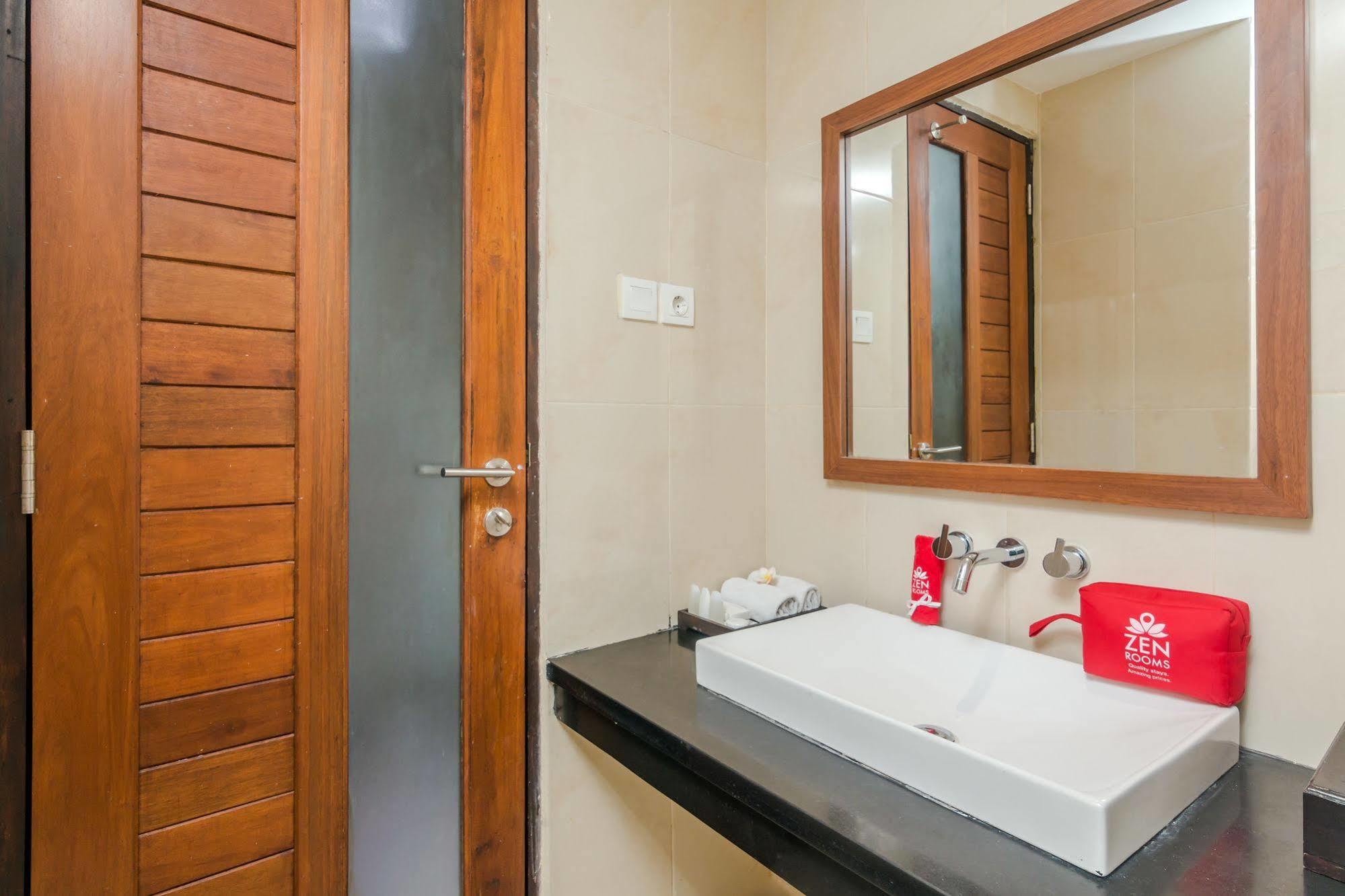Zen Rooms Seminyak Pangkung Sari Exteriör bild
